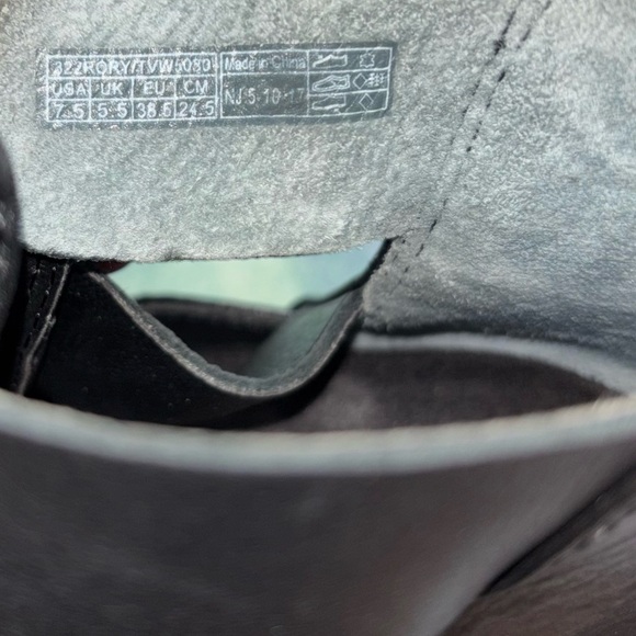 Vionic Rory Leather Open Side Back Zip Women’s US size 7.5 Heeled Ankle Boots. - Picture 8 of 8